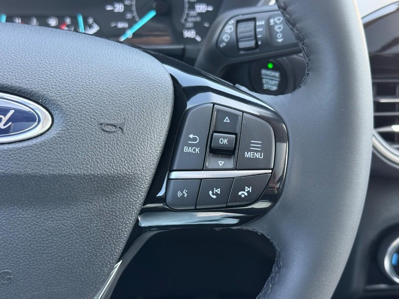 Ford Escape Vehicle Full-screen Gallery Image 17