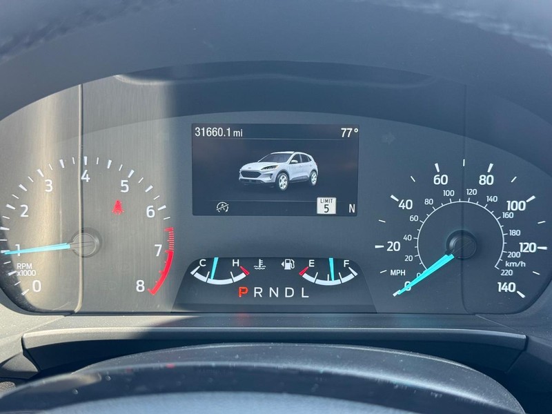Ford Escape Vehicle Full-screen Gallery Image 18