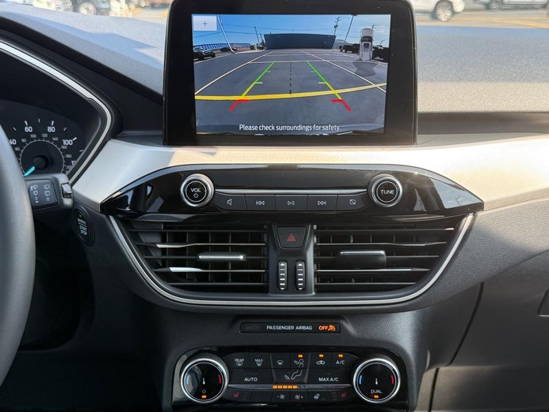Ford Escape Vehicle Full-screen Gallery Image 20