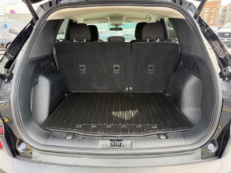 Ford Escape Vehicle Full-screen Gallery Image 05