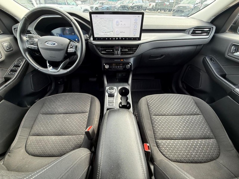 Ford Escape Vehicle Full-screen Gallery Image 12
