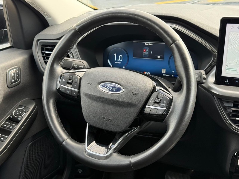 Ford Escape Vehicle Full-screen Gallery Image 13