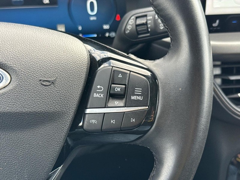 Ford Escape Vehicle Full-screen Gallery Image 15