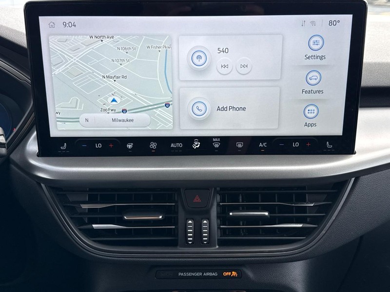 Ford Escape Vehicle Full-screen Gallery Image 16