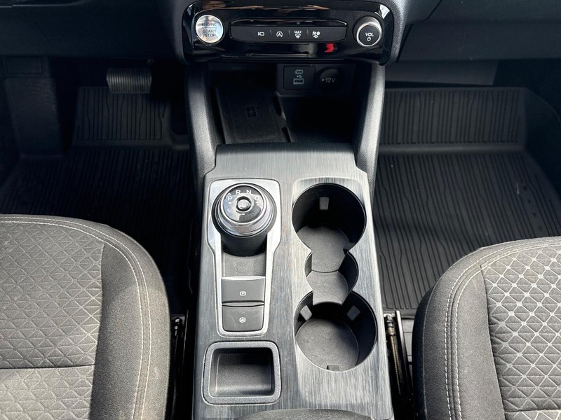 Ford Escape Vehicle Full-screen Gallery Image 18