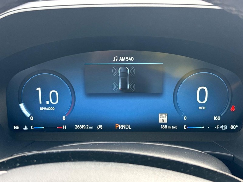 Ford Escape Vehicle Full-screen Gallery Image 21