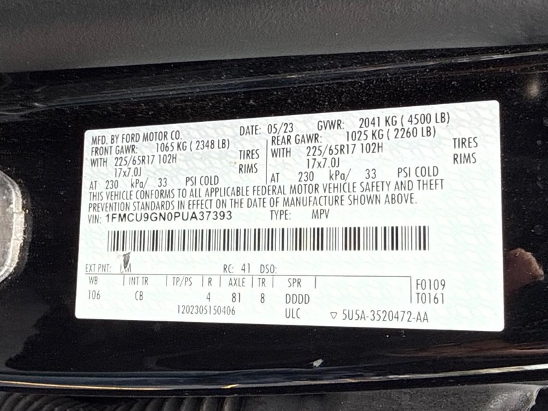 Ford Escape Vehicle Full-screen Gallery Image 26