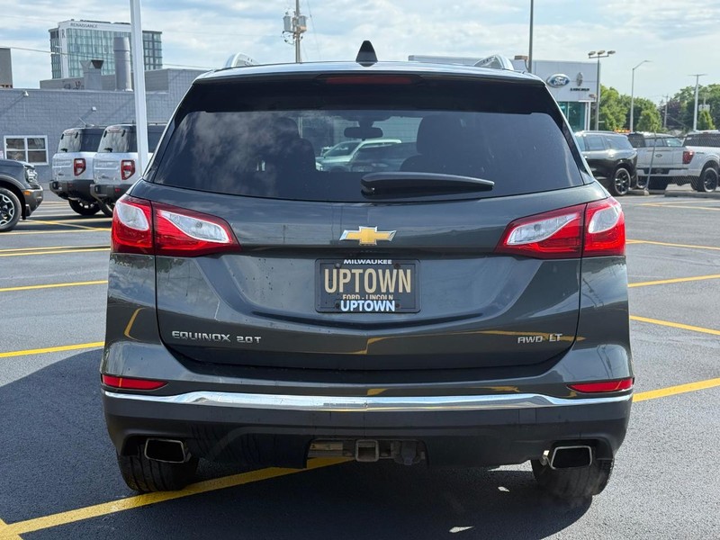 Chevrolet Equinox Vehicle Full-screen Gallery Image 04