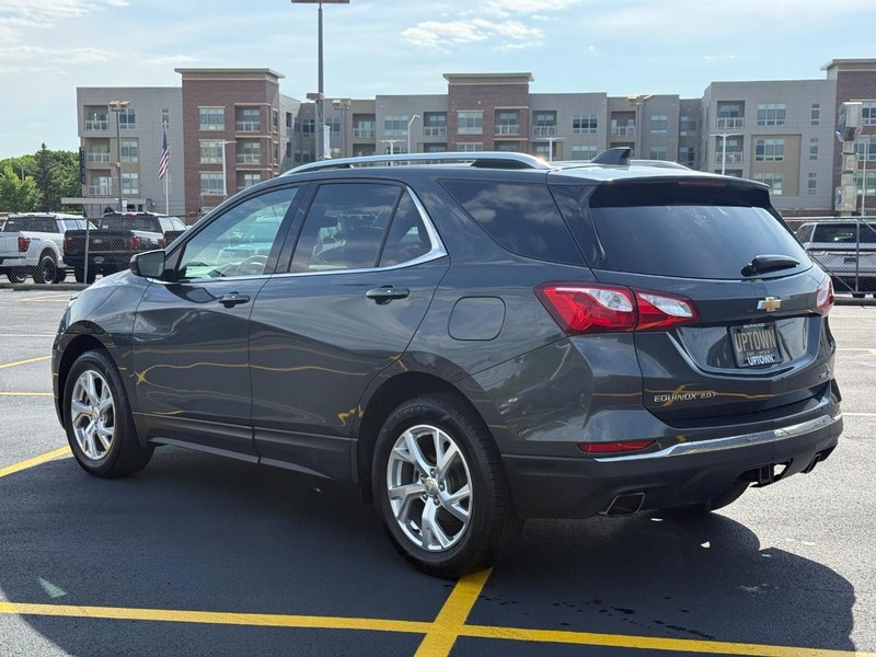 Chevrolet Equinox Vehicle Full-screen Gallery Image 06