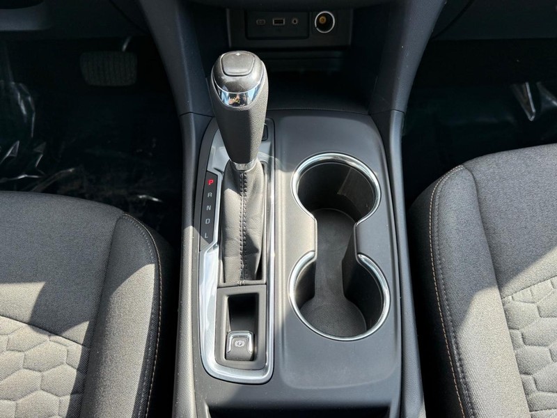 Chevrolet Equinox Vehicle Full-screen Gallery Image 19