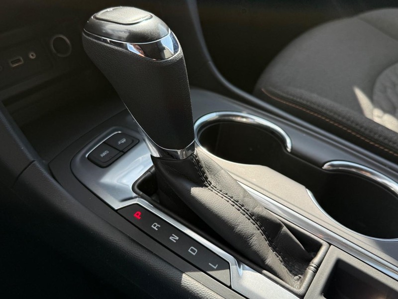 Chevrolet Equinox Vehicle Full-screen Gallery Image 20