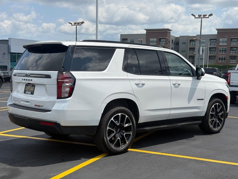 Chevrolet Tahoe Vehicle Full-screen Gallery Image 03