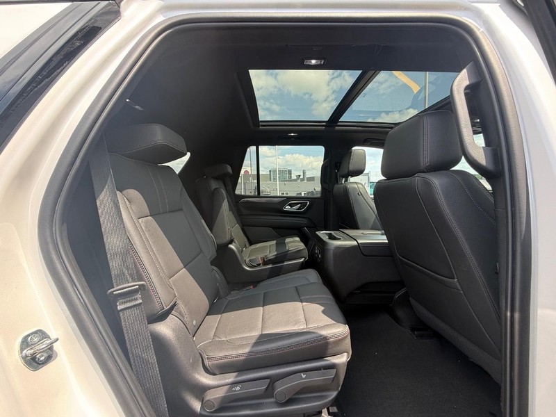 Chevrolet Tahoe Vehicle Full-screen Gallery Image 12