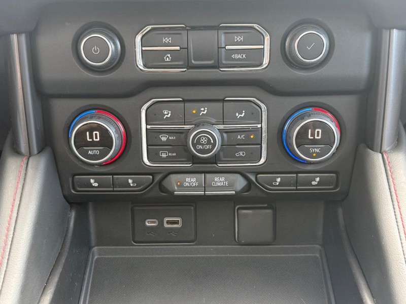 Chevrolet Tahoe Vehicle Full-screen Gallery Image 25