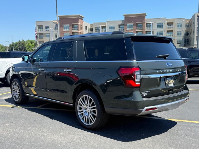Ford Expedition Max Vehicle Full-screen Gallery Image 06