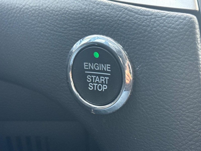 Ford Edge Vehicle Full-screen Gallery Image 19