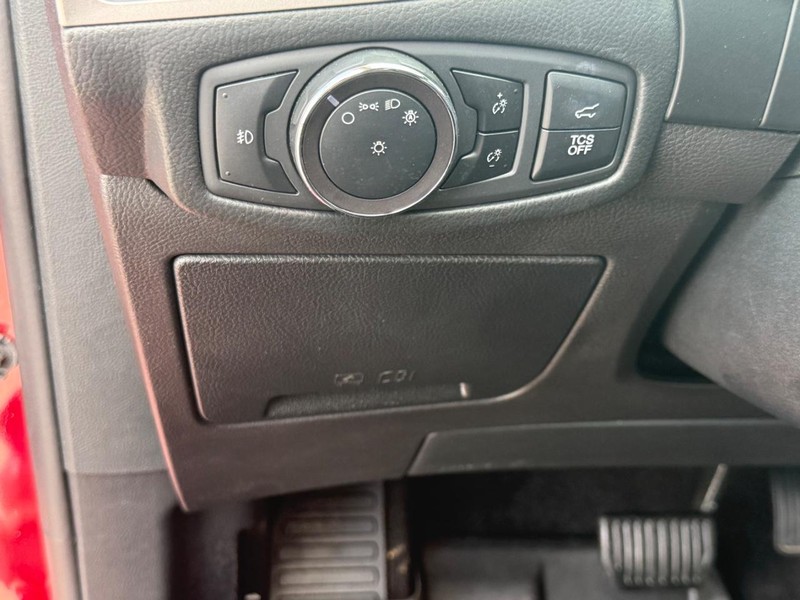 Ford Edge Vehicle Full-screen Gallery Image 24