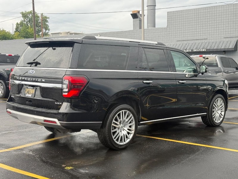 Ford Expedition Max Vehicle Full-screen Gallery Image 03