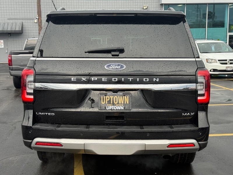 Ford Expedition Max Vehicle Full-screen Gallery Image 04