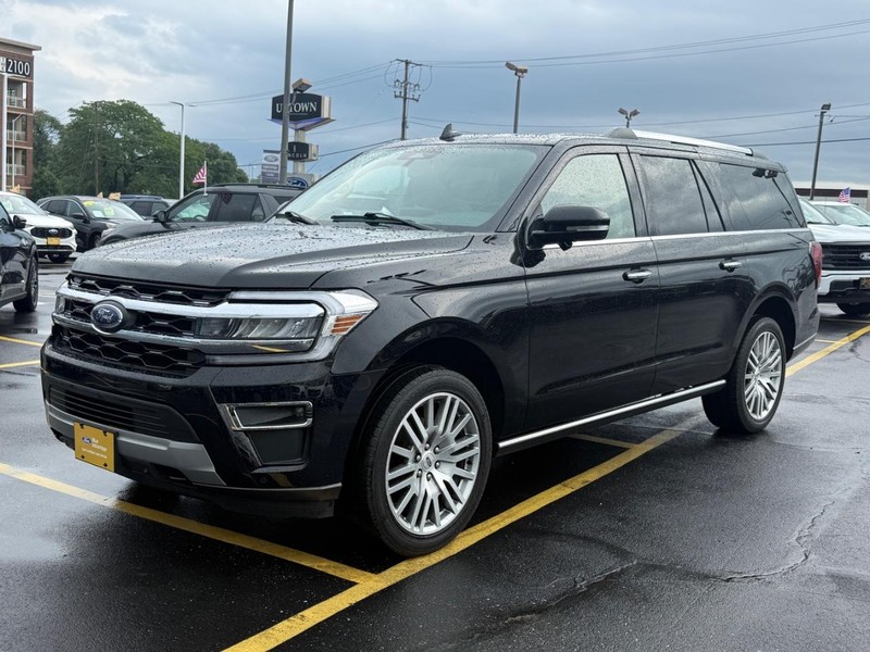 Ford Expedition Max Vehicle Full-screen Gallery Image 07