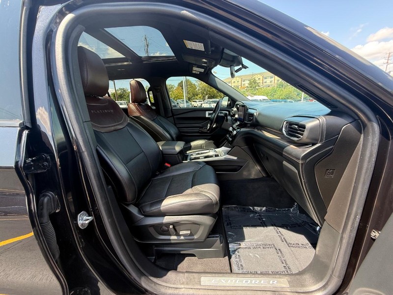 Ford Explorer Vehicle Full-screen Gallery Image 10