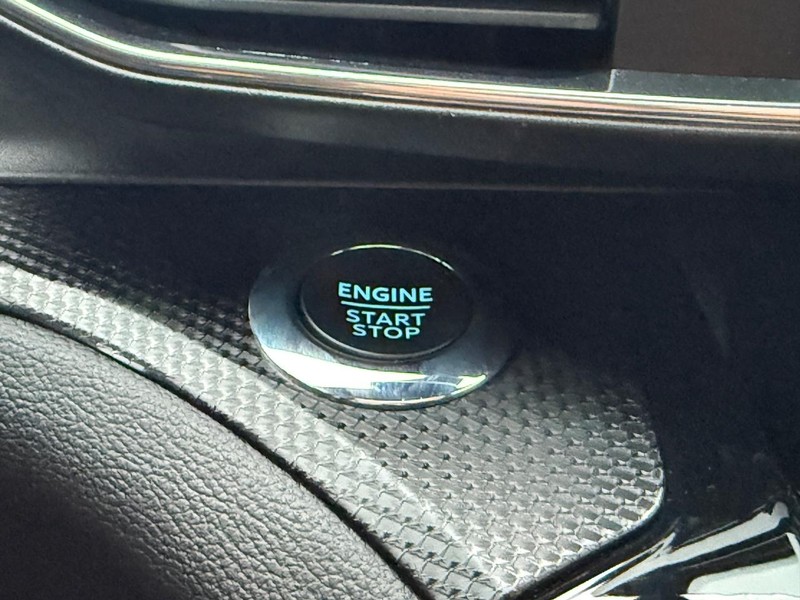 Ford Explorer Vehicle Full-screen Gallery Image 17