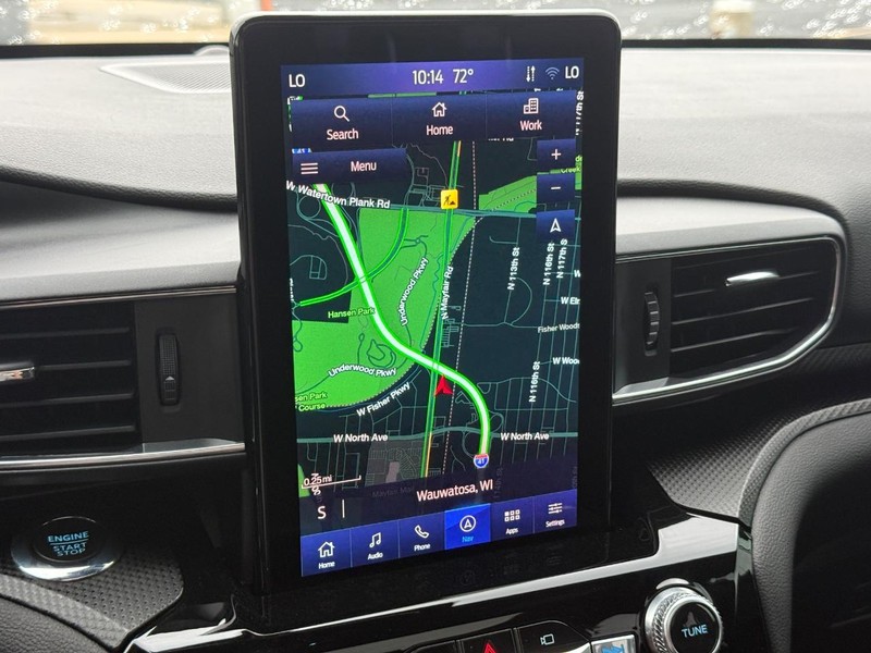 Ford Explorer Vehicle Full-screen Gallery Image 18
