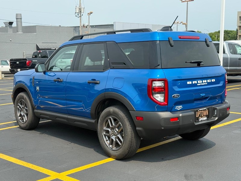 Ford Bronco Sport Vehicle Full-screen Gallery Image 06