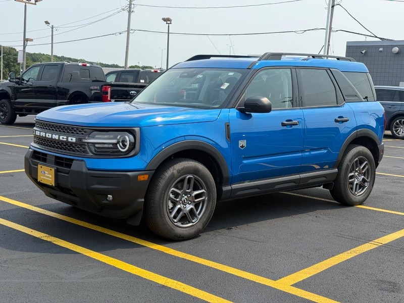 Ford Bronco Sport Vehicle Full-screen Gallery Image 07