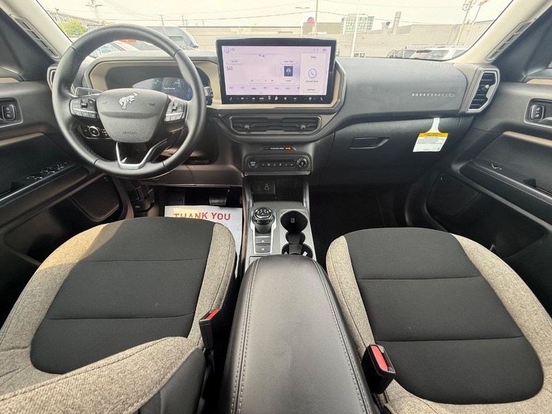 Ford Bronco Sport Vehicle Full-screen Gallery Image 13