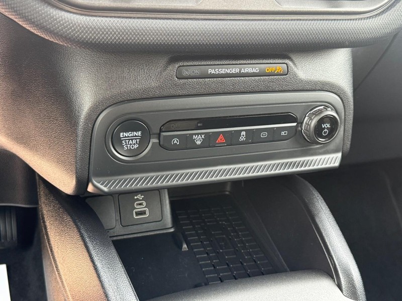 Ford Bronco Sport Vehicle Full-screen Gallery Image 19