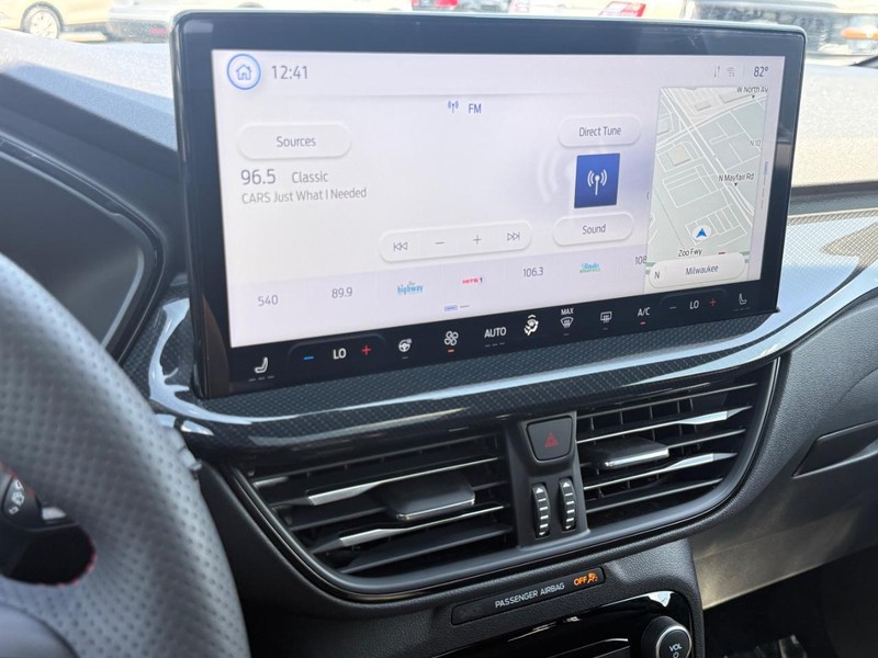 Ford Escape Vehicle Full-screen Gallery Image 17