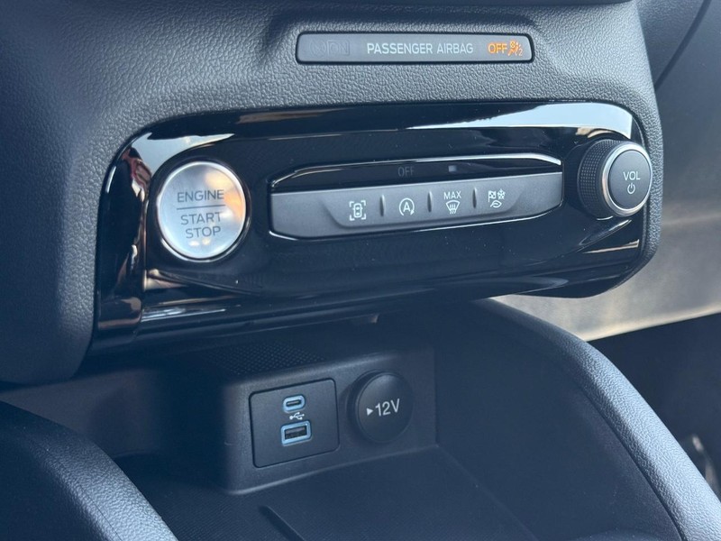 Ford Escape Vehicle Full-screen Gallery Image 19