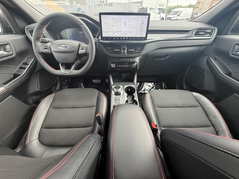 Ford Escape Vehicle Full-screen Gallery Image 13