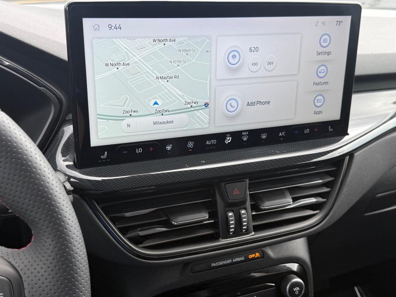 Ford Escape Vehicle Full-screen Gallery Image 17