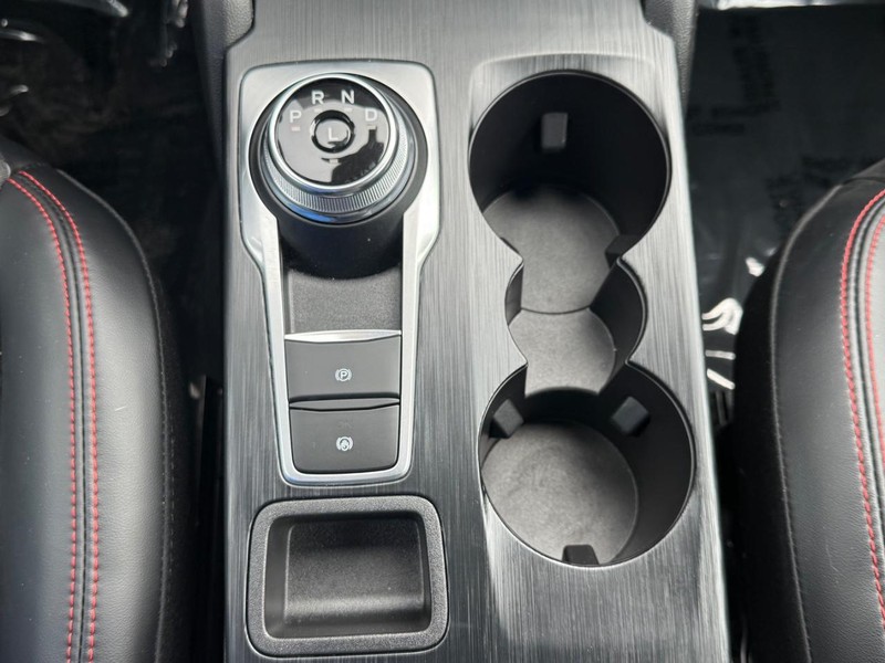 Ford Escape Vehicle Full-screen Gallery Image 20