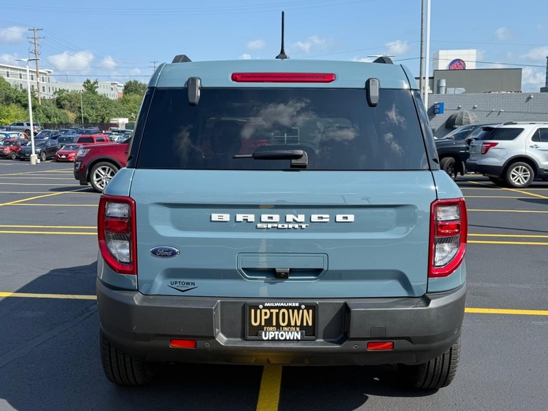 Ford Bronco Sport Vehicle Full-screen Gallery Image 04
