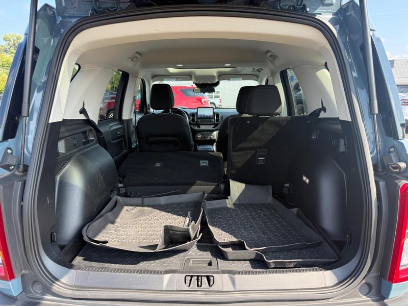Ford Bronco Sport Vehicle Full-screen Gallery Image 05