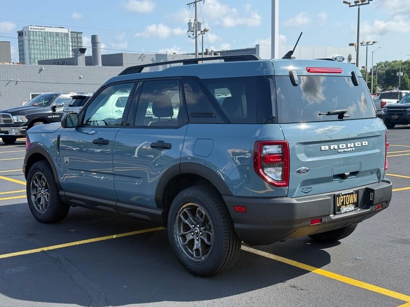 Ford Bronco Sport Vehicle Full-screen Gallery Image 06