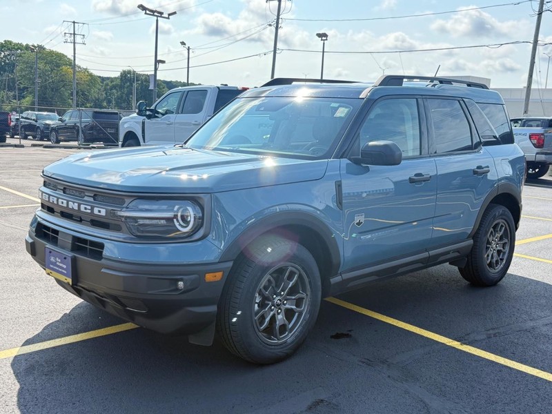 Ford Bronco Sport Vehicle Full-screen Gallery Image 07
