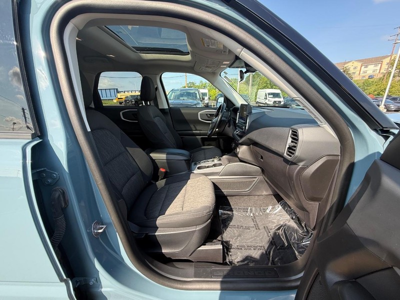 Ford Bronco Sport Vehicle Full-screen Gallery Image 10