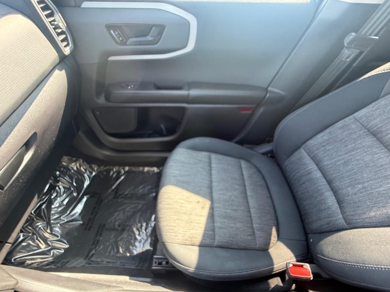 Ford Bronco Sport Vehicle Full-screen Gallery Image 22