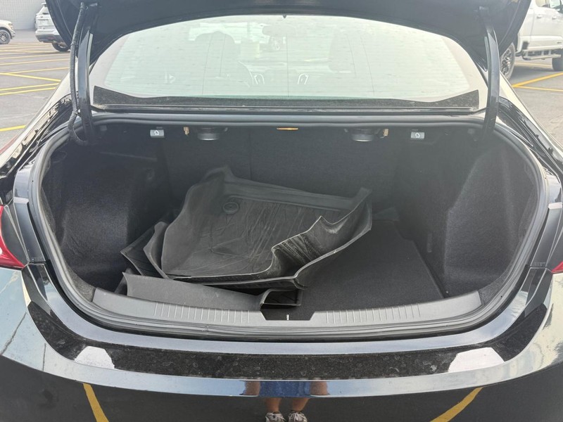 Chevrolet Malibu Vehicle Full-screen Gallery Image 31