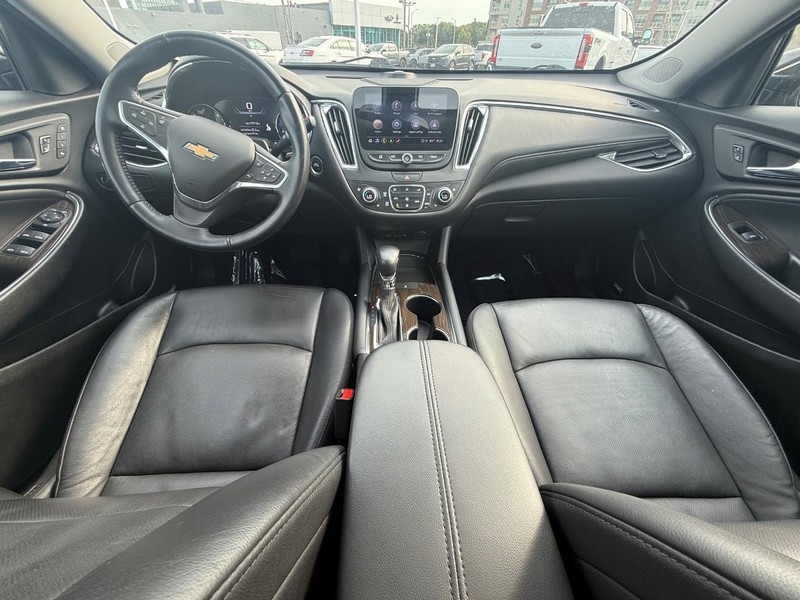 Chevrolet Malibu Vehicle Full-screen Gallery Image 38