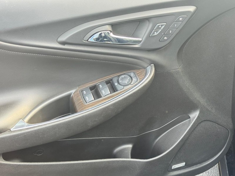 Chevrolet Malibu Vehicle Full-screen Gallery Image 51