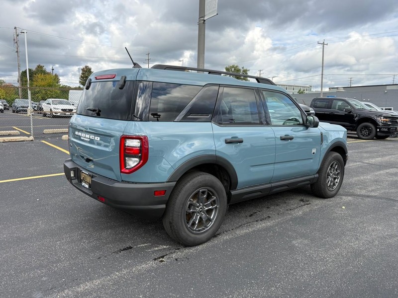 Ford Bronco Sport Vehicle Full-screen Gallery Image 03