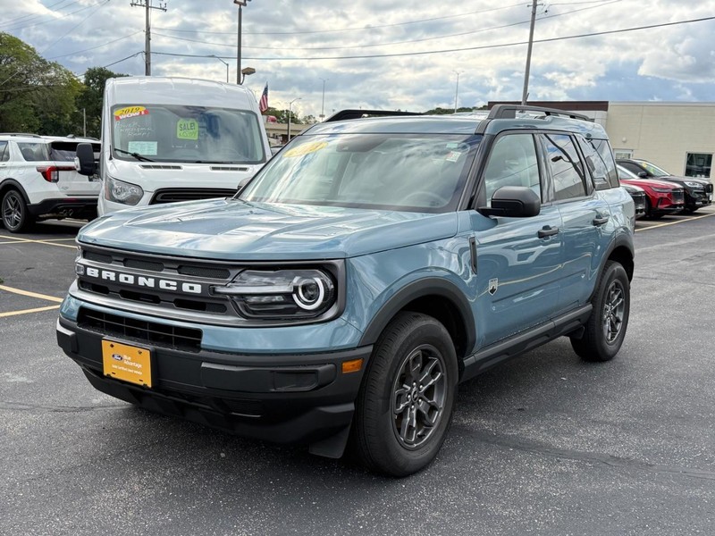 Ford Bronco Sport Vehicle Full-screen Gallery Image 08