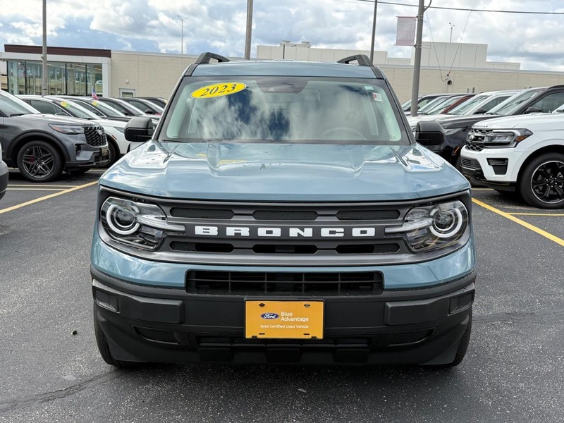 Ford Bronco Sport Vehicle Full-screen Gallery Image 09
