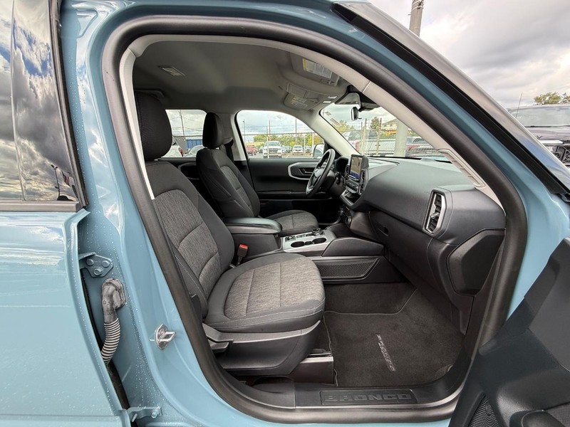 Ford Bronco Sport Vehicle Full-screen Gallery Image 10