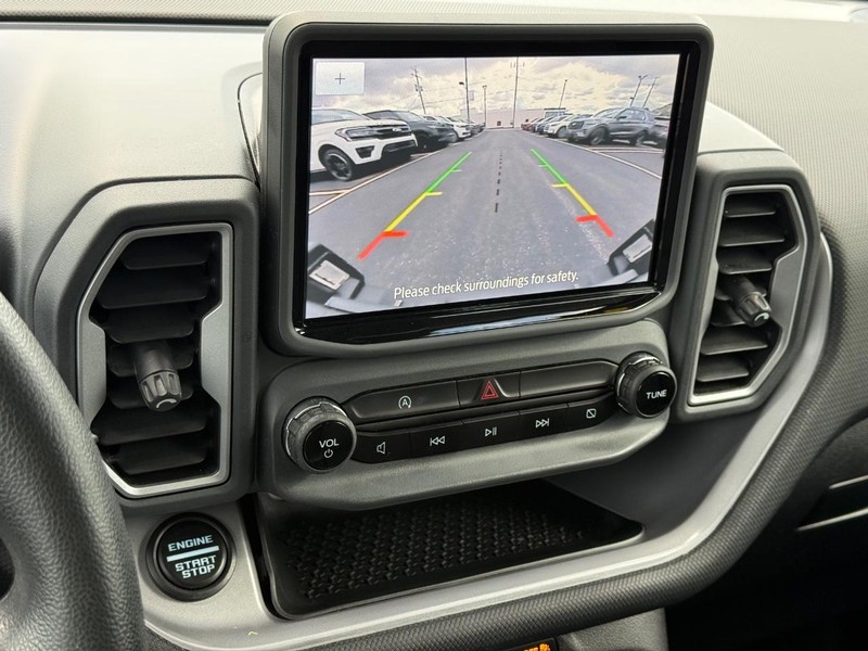 Ford Bronco Sport Vehicle Full-screen Gallery Image 17